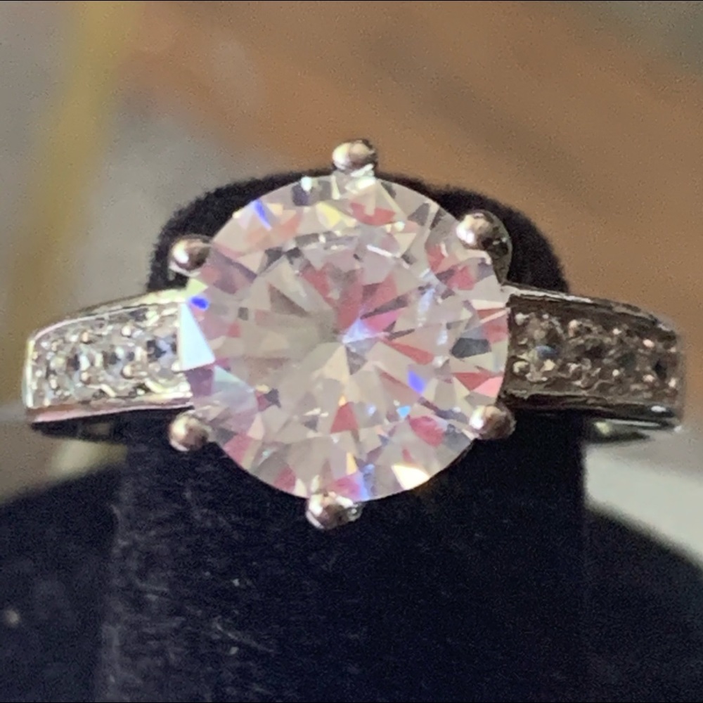 Women’s 3 ct. CZ Center Stone; sz. 7